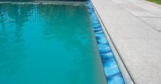 In 6 Schritten trübes & milchiges Poolwasser wieder klar bekommen (schnell & einfach)