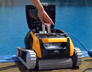 dolphin-e25-schwimmbad-reinigungsroboter-im-test