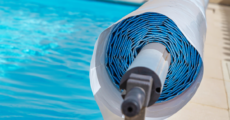 Poolplane befestigen: So schützt du deinen Pool effektiv vor Verschmutzung